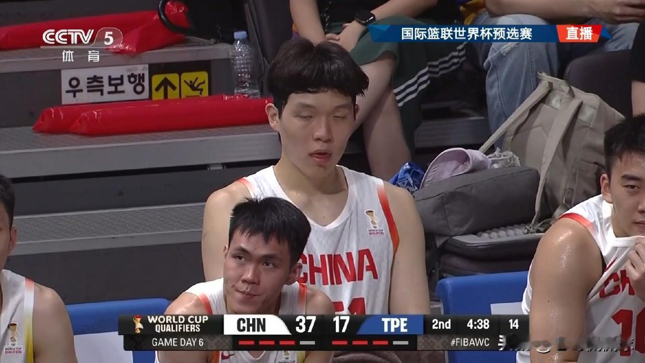 中国男篮巨星杨瀚森的罚球真是太烂了！在今天进行的中国男篮和中国台北男篮的比赛中，