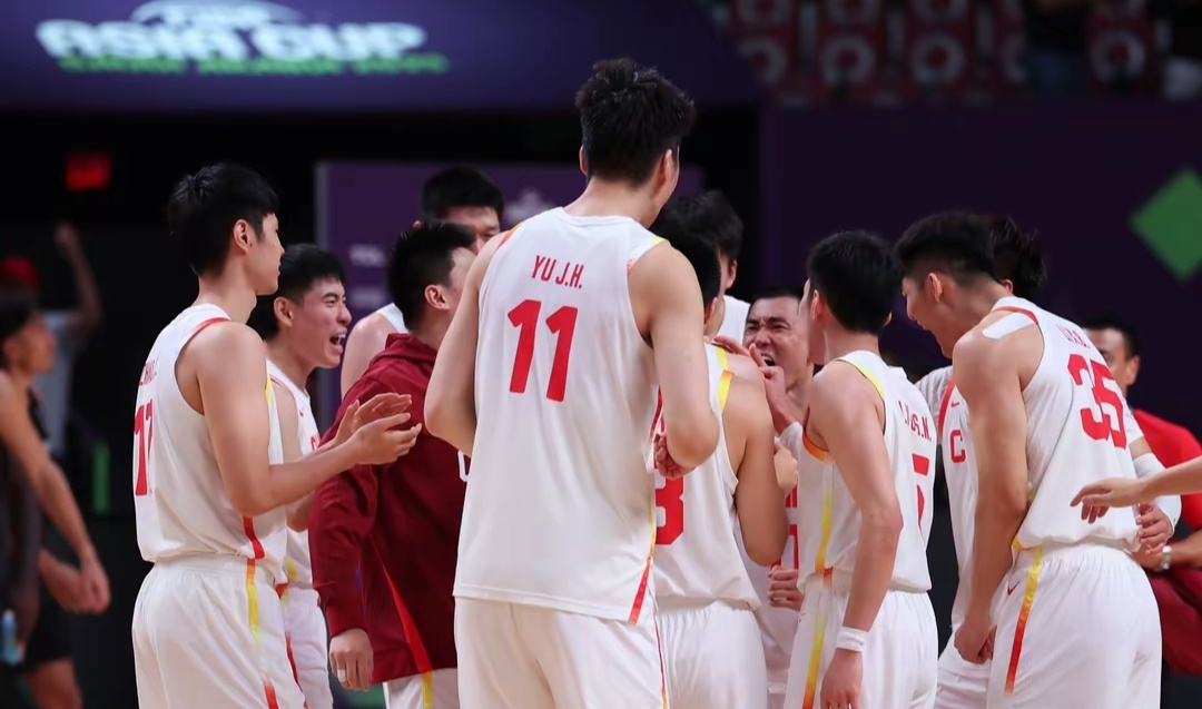 中国男篮客战日本！解说：做好对抗准备 布防重点球员 敢于突击中国男篮nba 2月