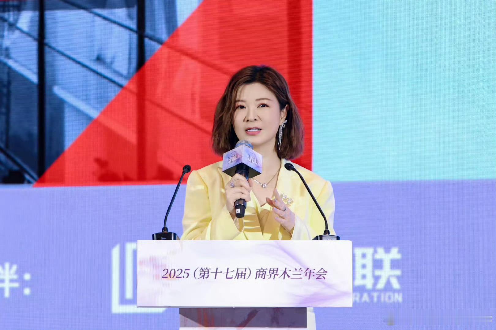 杜华回应挖武大校花做艺人杜华回应挖武大校花做艺人，言辞之间满是对人才的欣赏。是真