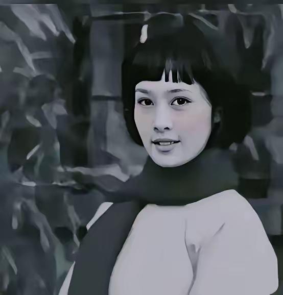 1931年厦门刑场上，怀胎八月的梁慧贞摘下手表塞给刽子手：“别打肚子，朝头开枪，