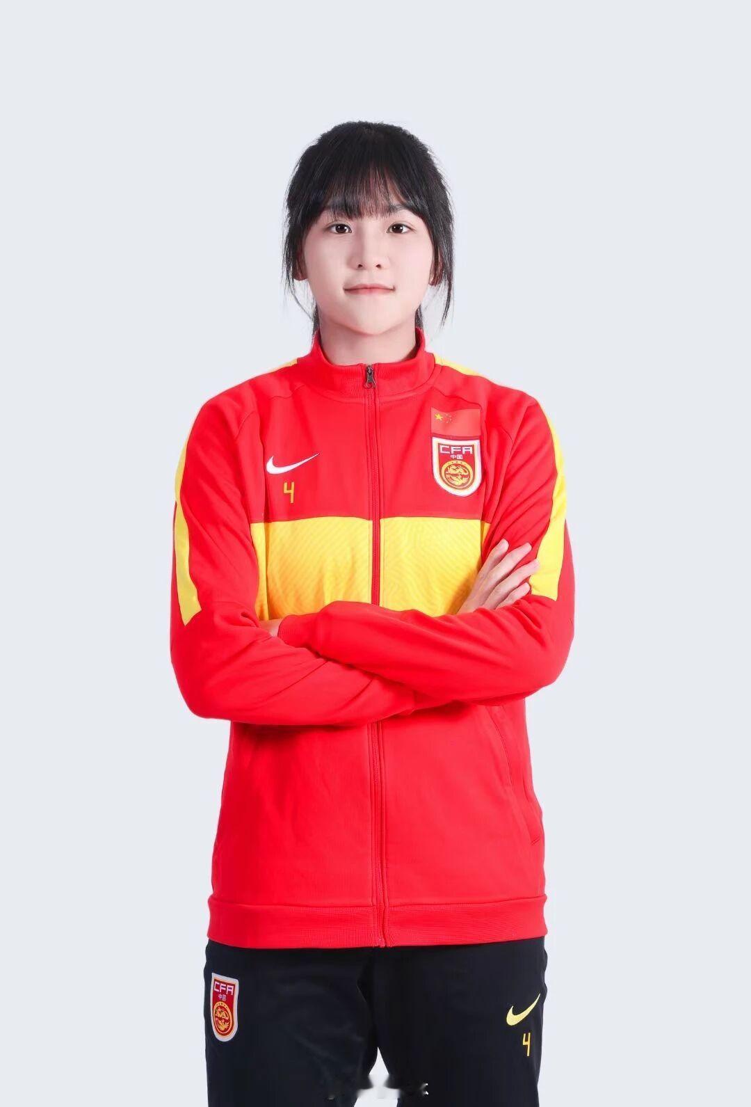 赣州【  骄傲！赣州籍球员郭楠入选中国女足！】5月18日晚，中国足协公布了中国国