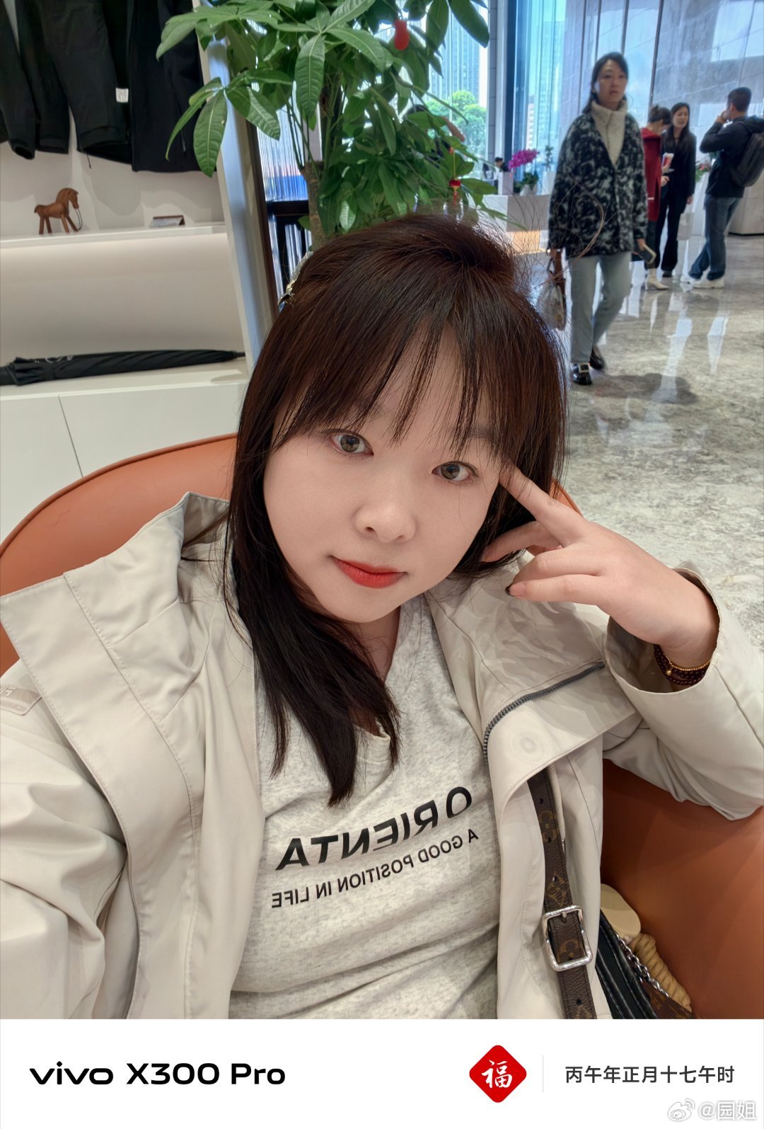 很久没发自拍了，怕你们忘记我长啥样了