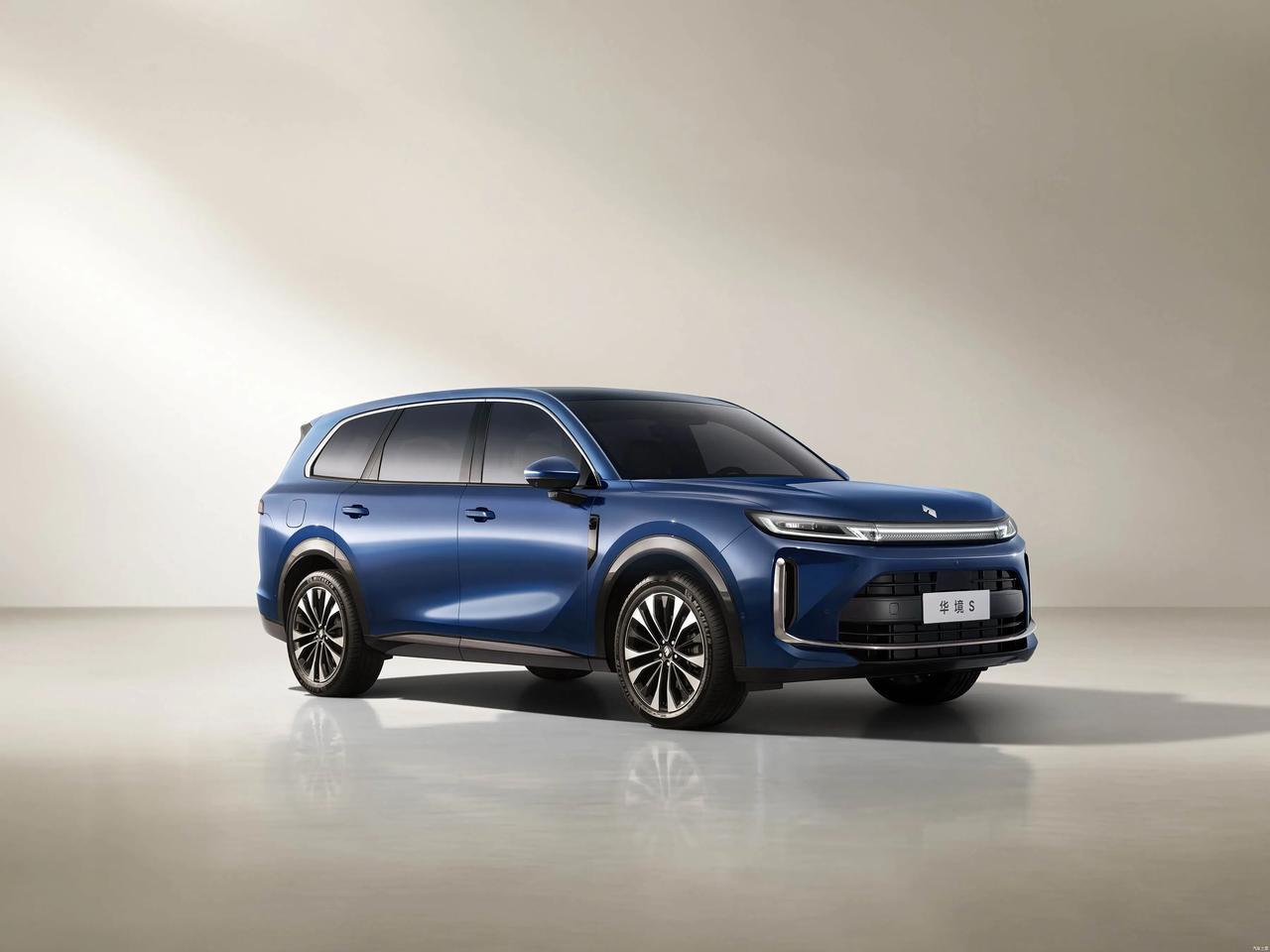 华境S全球首秀标配华为乾崑停车是大车用户永远的痛？华境S给你治好了。全系标配自动