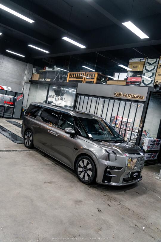 我被这台银色保姆车迷住了❕