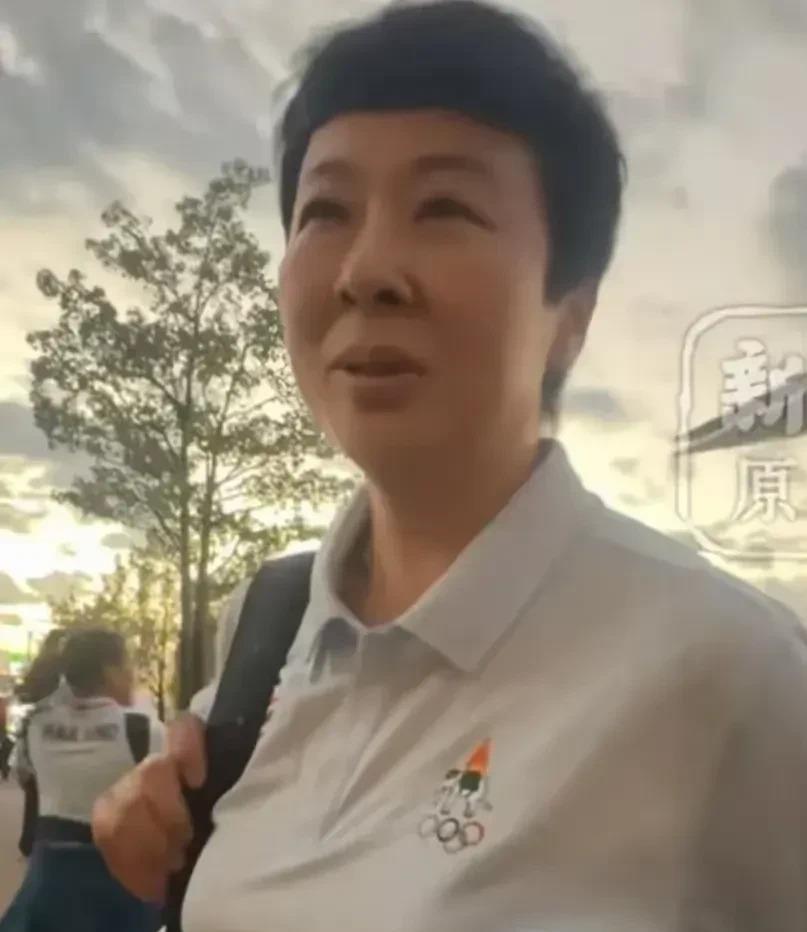 冯坤没被“爱国绑架”困住，才是真体育人。2026亚锦赛中国2比3泰国，她以泰国队