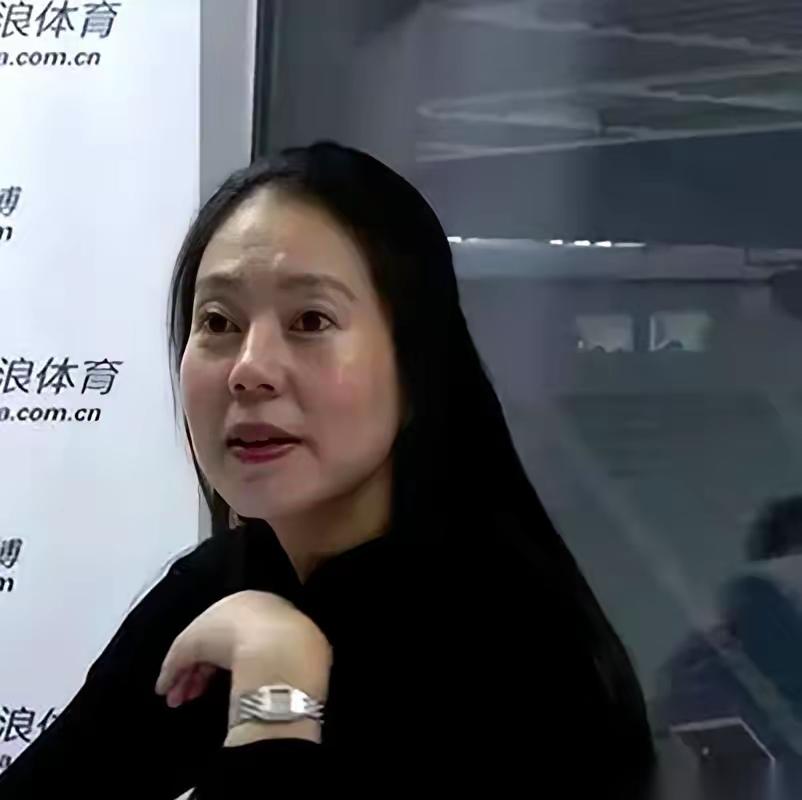 前中国网球运动员胡娜，这种人自私的让人恶心！她当年叛逃美国！造成自己的总教练沈建