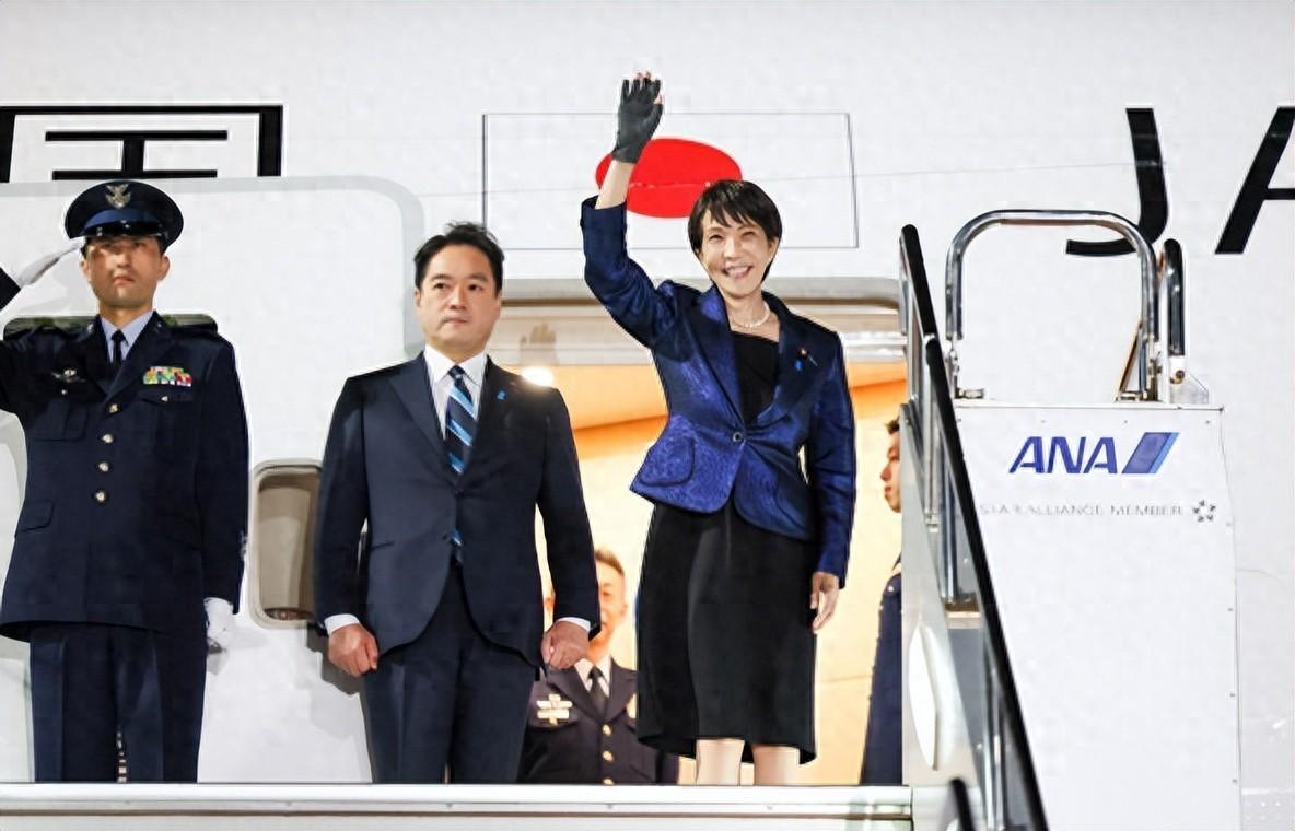 高市早苗拿5500亿喂美国，求撑腰反遭中方警告，特朗普也帮不上忙



当地时间