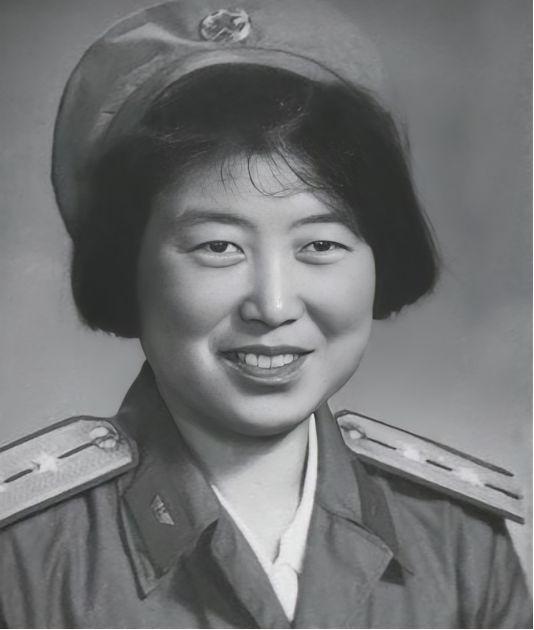 1964年初的一天，28岁的张连芳，被组织派往西北执行项绝密任务。在正式执行任务