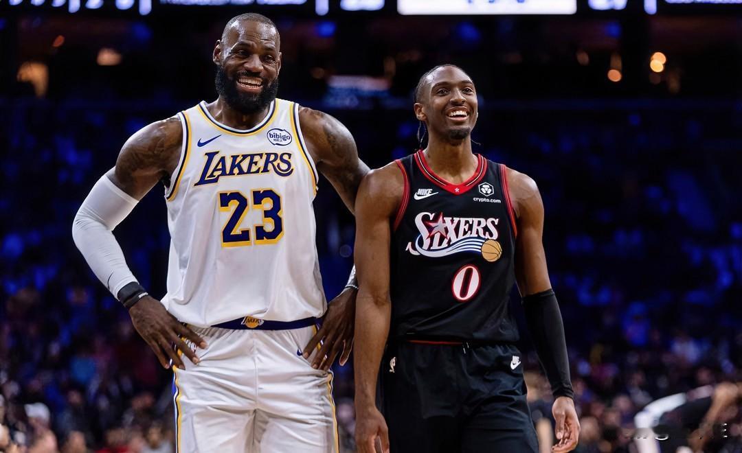 强者自强，老詹还是那么强！记录中断、41岁高龄，他仍在不断改进、不断适应球队对他