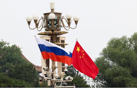北约打俄罗斯中国就必须出兵？！中俄白纸黑字写着“不结盟”，某些人别再拿“唇亡齿寒