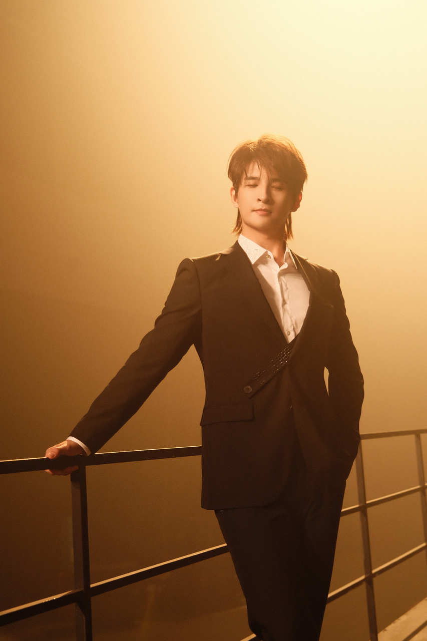 张远全世界正数第一爱母校谁能不爱心系母校的张远！继巡演后重回南财，这次录制开学视