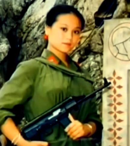 任晓梅死在2008年，40岁。
没牺牲在战场上，可每年老山祭扫，都有老兵在英烈名