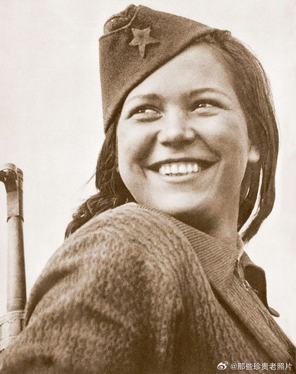 二战苏联，女战士的笑容 