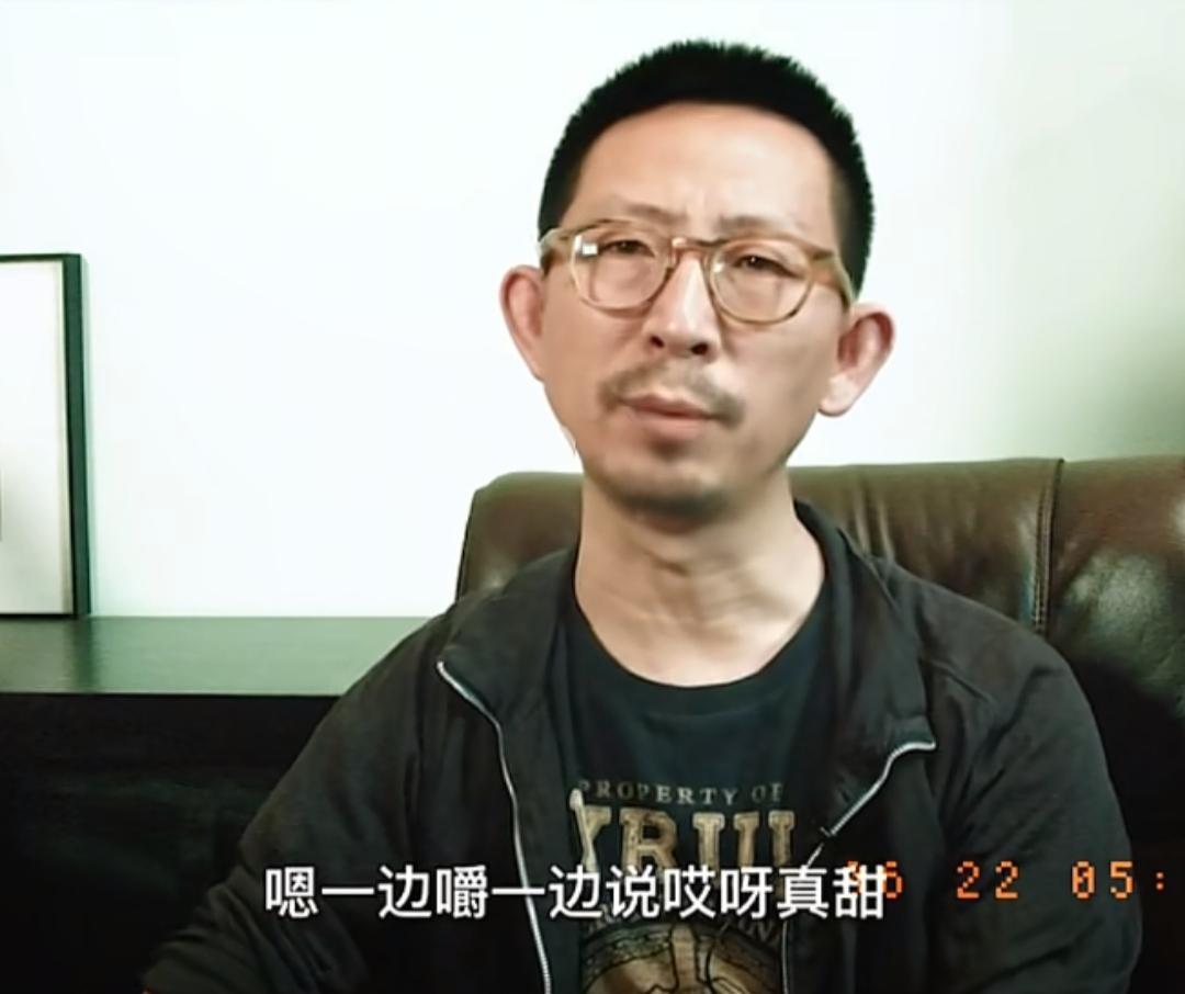 谢娜的演唱会，
最近让不少网友吐槽，
但吐槽最狠的，
还得是丁太升，
‌丁太升是