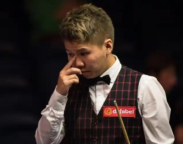 关键球掉链子，周跃龙心理素质依然不过硬，在3-2领先并多次获得上手机会的大好局面