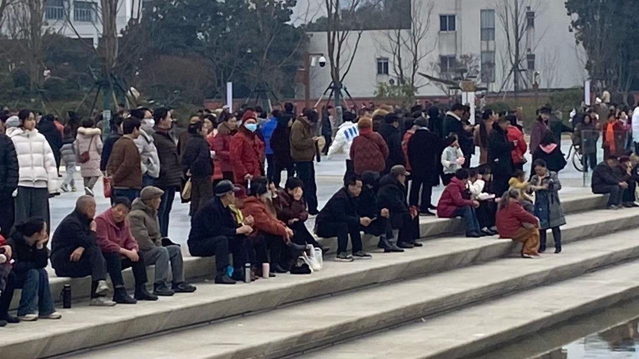 人老了，敢和儿女“翻脸”，晚年才有好日子过
 
人这一辈子，为儿女操碎了心，年轻