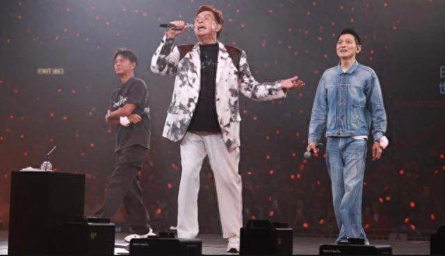 刘德华李克勤突然现身红馆！谭咏麟哽咽告别，一句承诺让全场泪崩