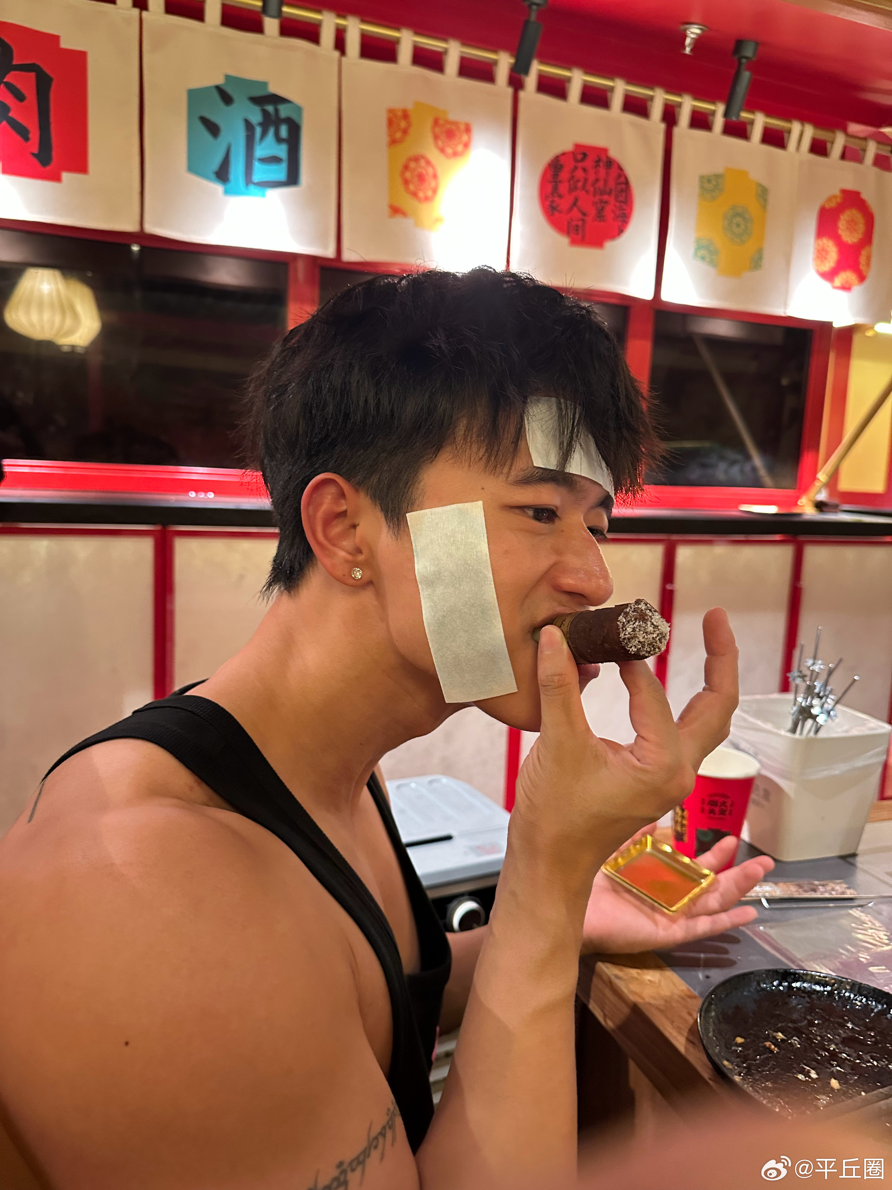 千手扉间细品雪茄图 