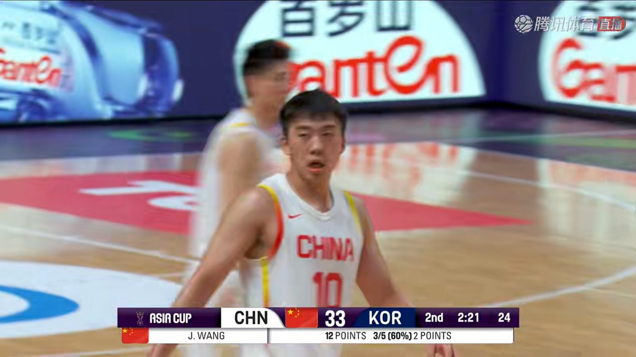 王俊杰篮下再补进！已经得到12分了！！！！全队最高中国男篮vs韩国男篮 ​​​