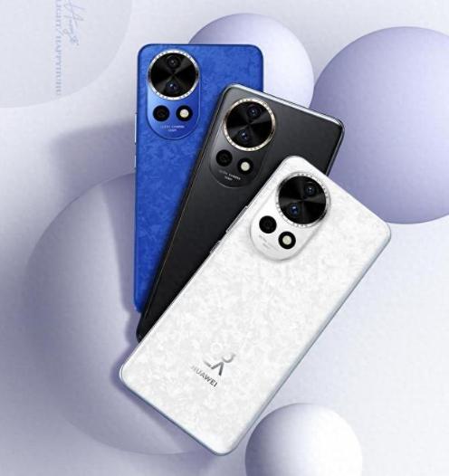 记得在2023年12月底，华为象征意义的发布了一台手机，它的型号是「华为nova