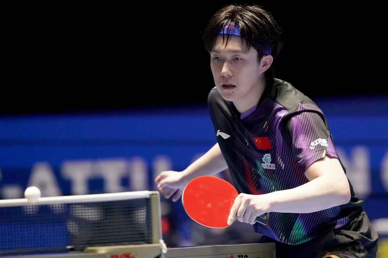 王楚钦2026首秀3:0战胜印度选手帕尔。
林诗栋同样以3:0惊无险战胜苏拉瓦一