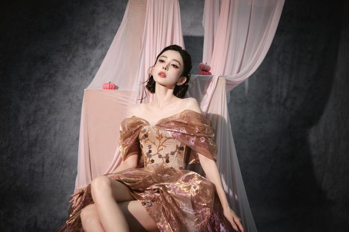 娜扎发了21秒的语音 谁懂这21秒语音的含金量啊！娜扎完全就是把粉丝当朋友，这么