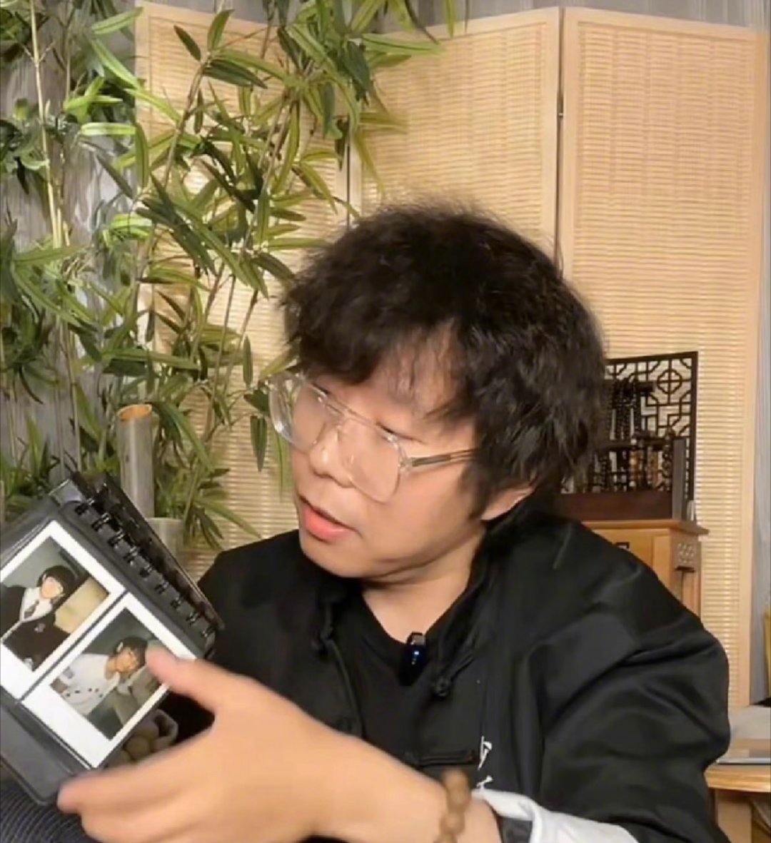 时代峰峻前老板这下惹到真饭圈了 脱离时代峰峻与李飞分开发展之后，黄锐的发展路线越