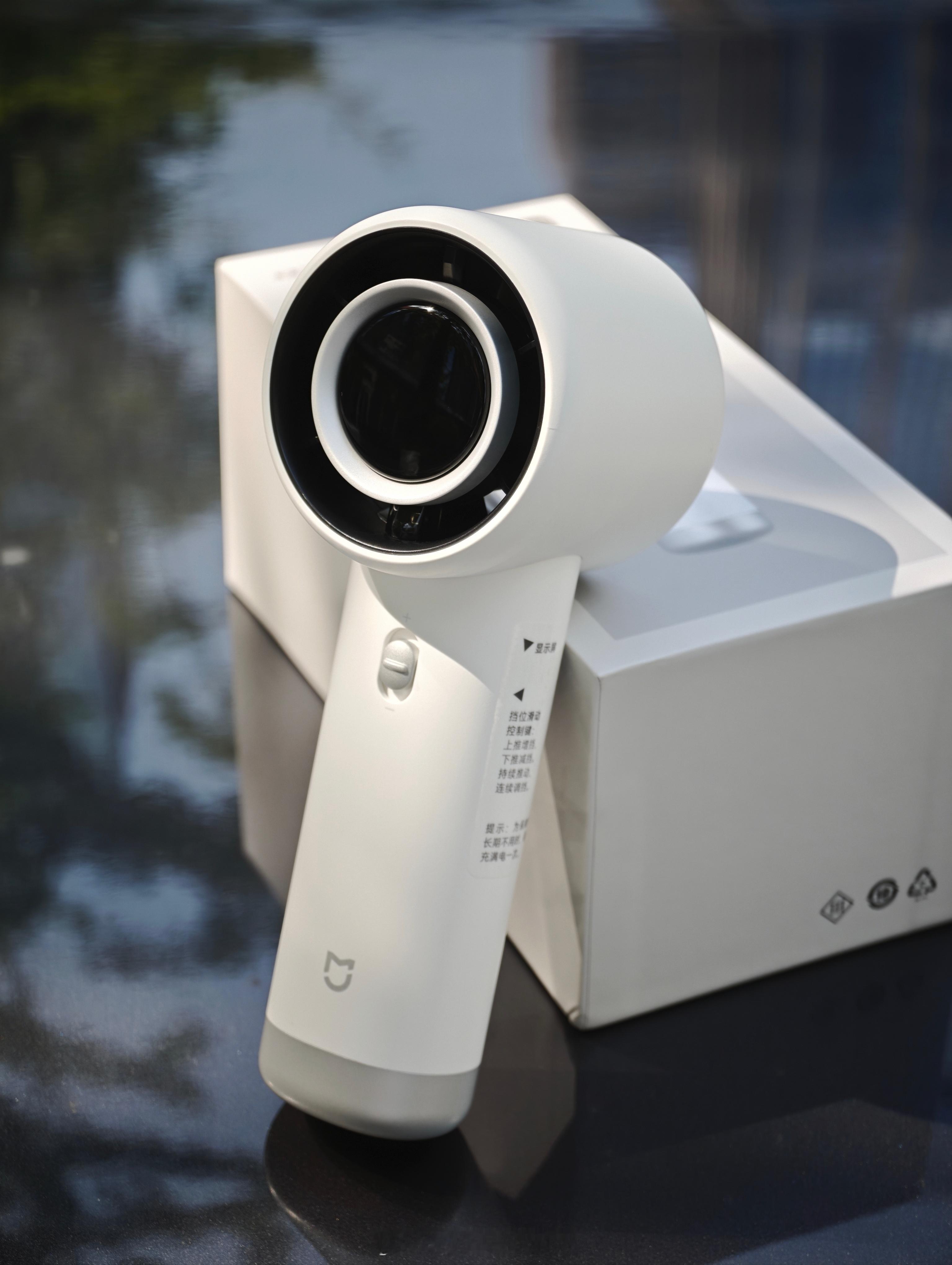 成都今天35°C我已经要热昏了赶紧用上米家手持风扇