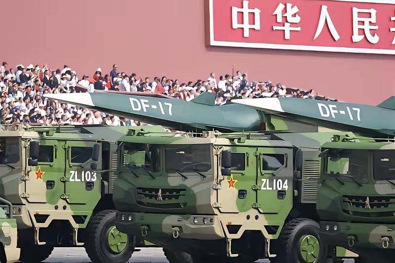 日本现在，除了东京电视台，所有电视台都在报道，中国在日本近海布置了100多艘各式