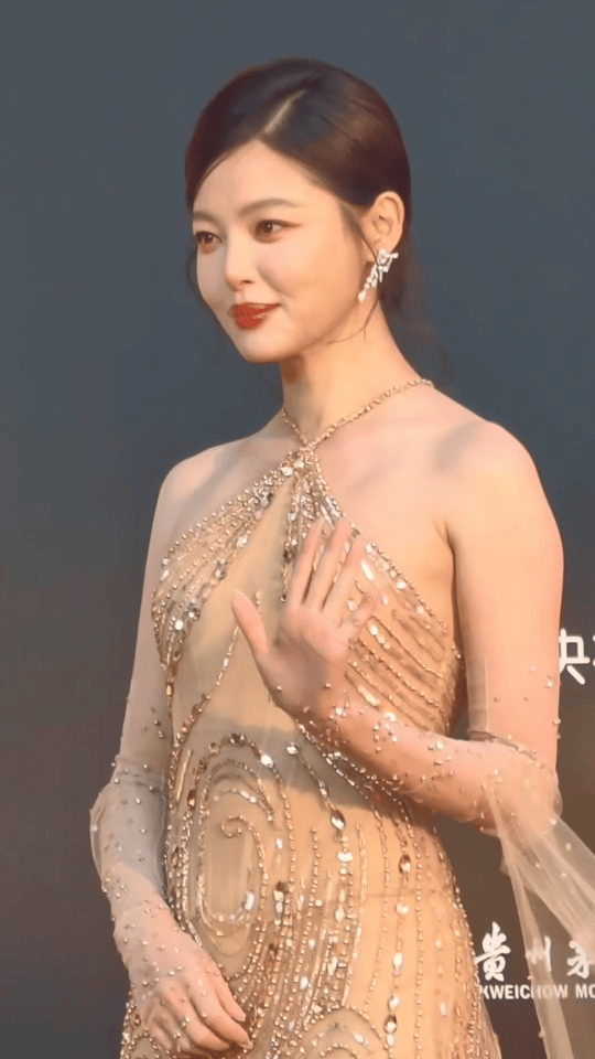 辛芷蕾 今日 CMG中国电影盛典 造型图集，一袭Georges Hobeika 