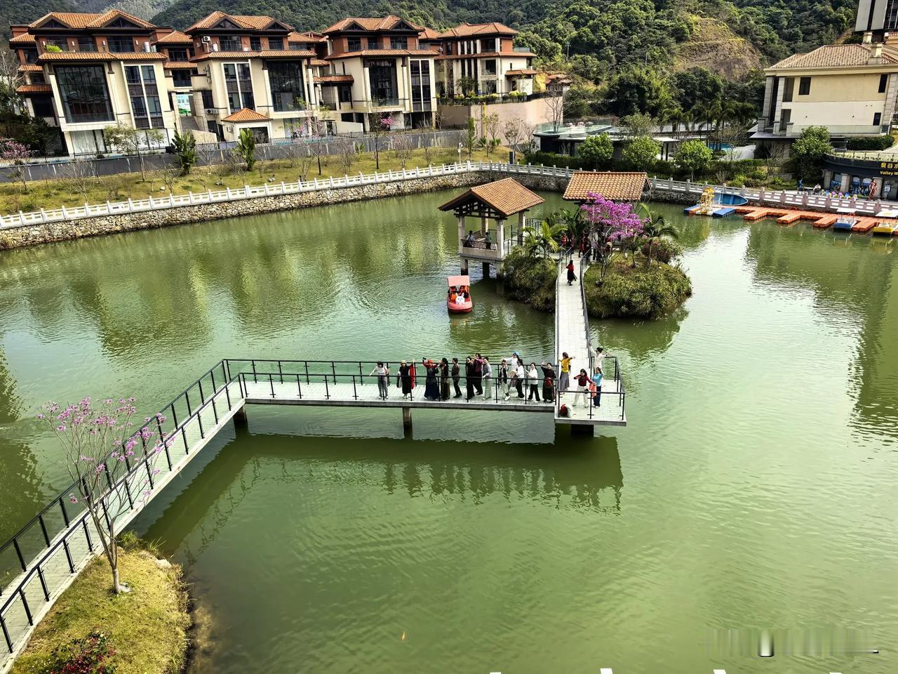 我们的生活充满阳光
春日生活打卡季 
在南昆山慕思嘉华温泉度假村，景色如画，最喜