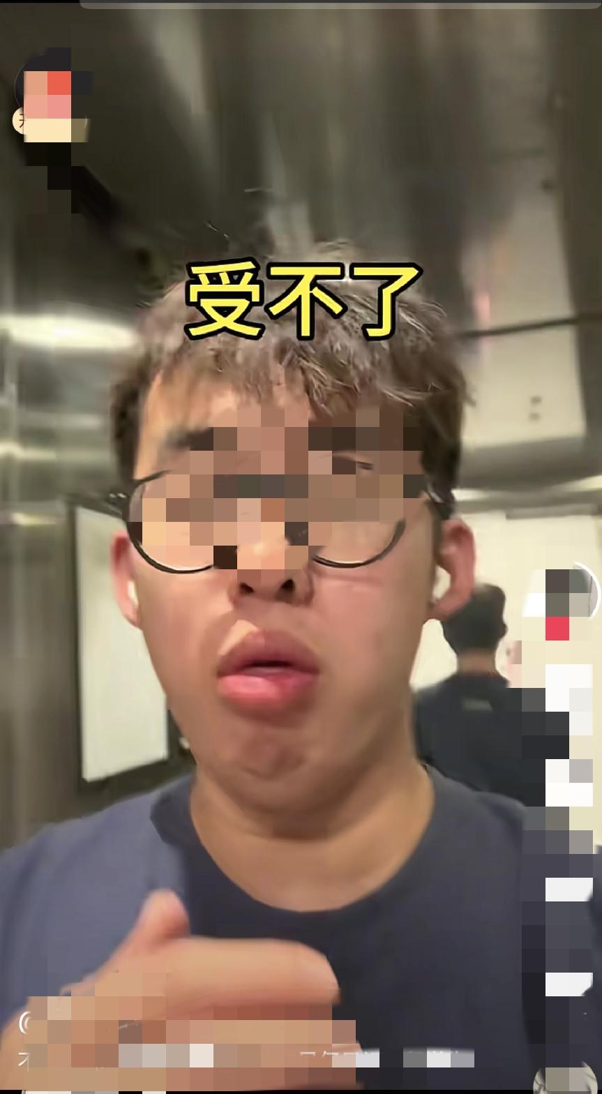 中国留学生在印度，坐电梯的时候发现，有印度人在电梯里拉屎，中国留学生当时就吐。