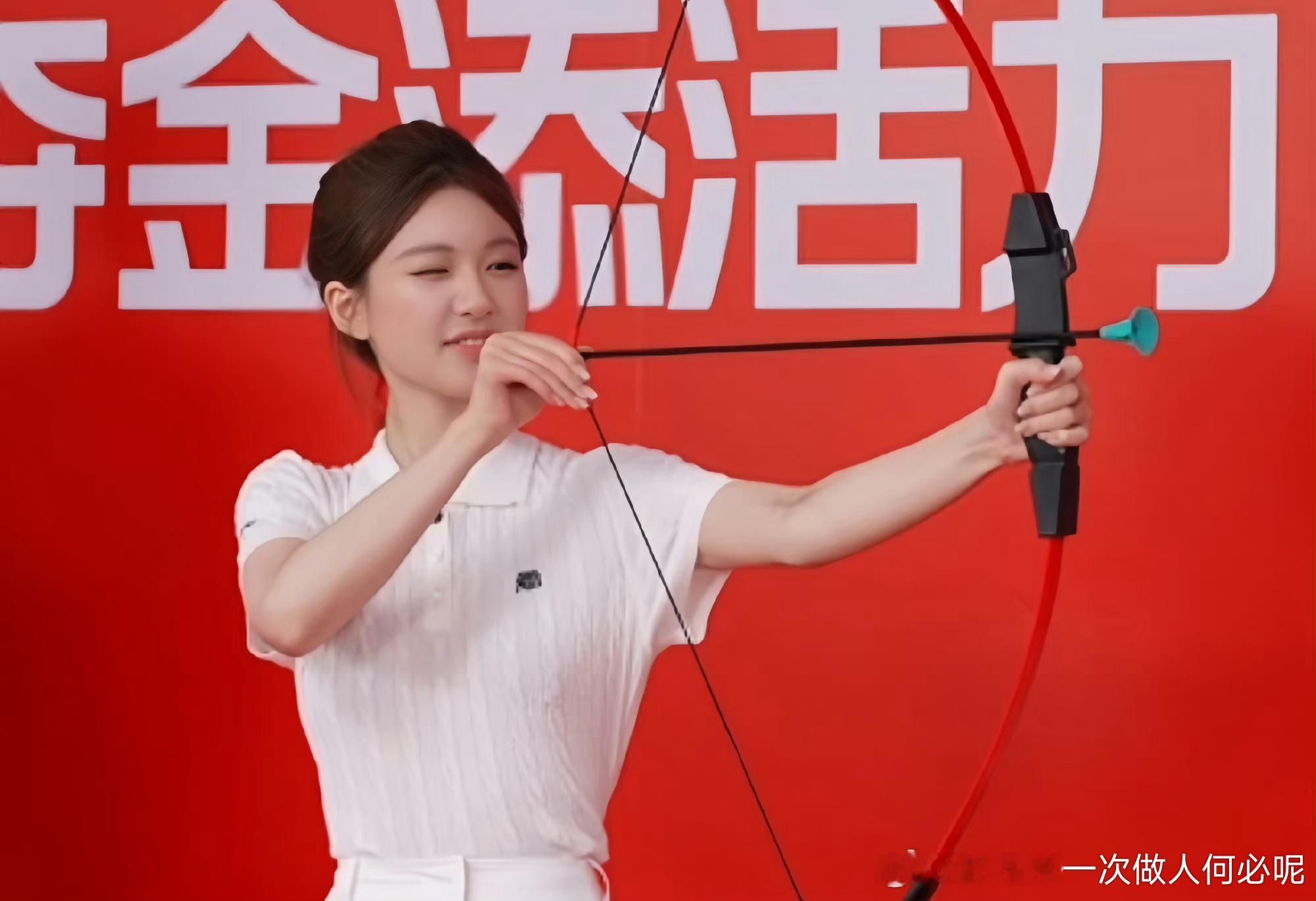 赵露思得知中国队连拿两金后的反应，这个tag为什么都再说赵露思的脸变了是不是整了