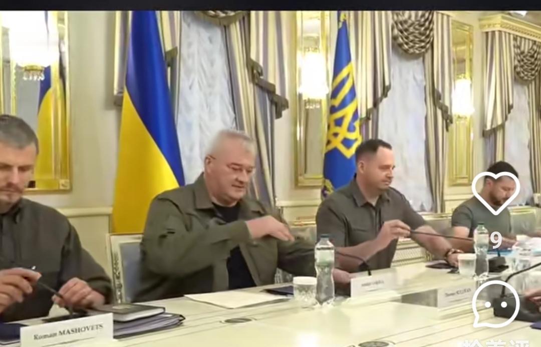 俄乌局势迎转机！阿布扎比三方谈判定档，泽连斯基：对话但绝不投降
 
当地时间2月