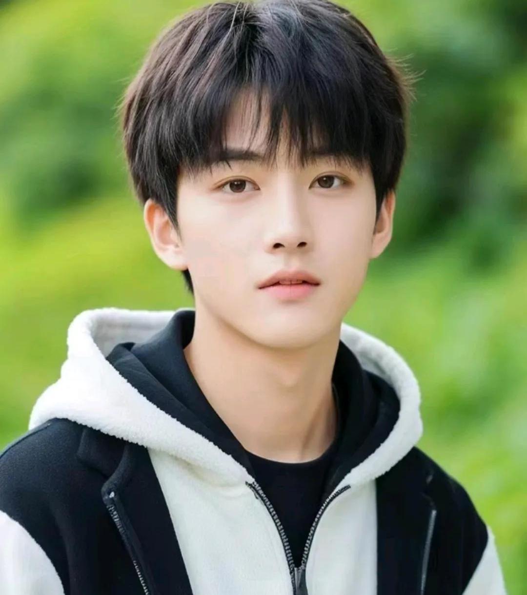 25岁，名校本科，155人竞争一个岗位，怎么看都是人生赢家预备役吧？结果栽在一个