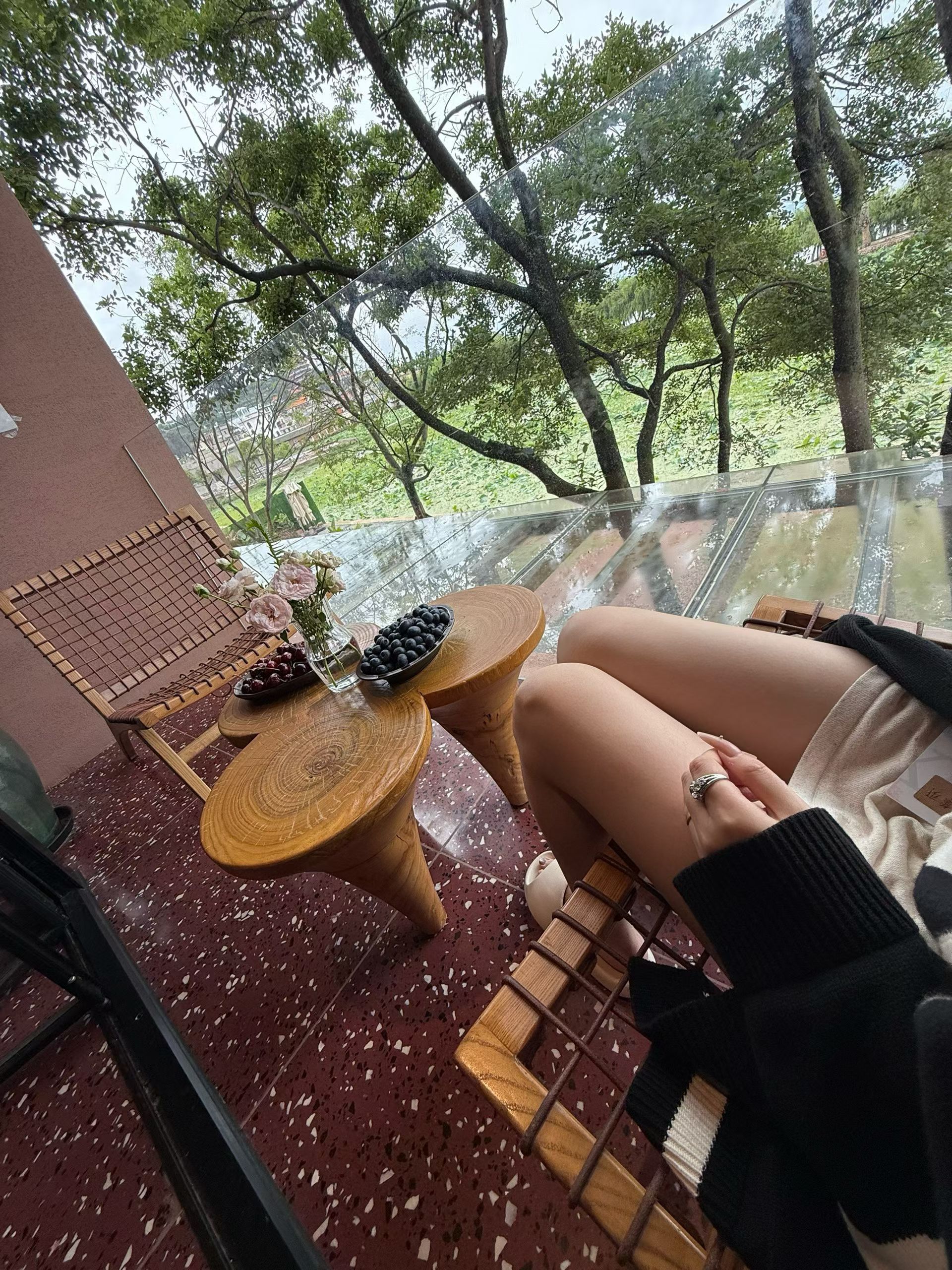 普通关系一般不会绝交，而亲密关系不可能再变成普通关系，因为根本就没有重置键，看看