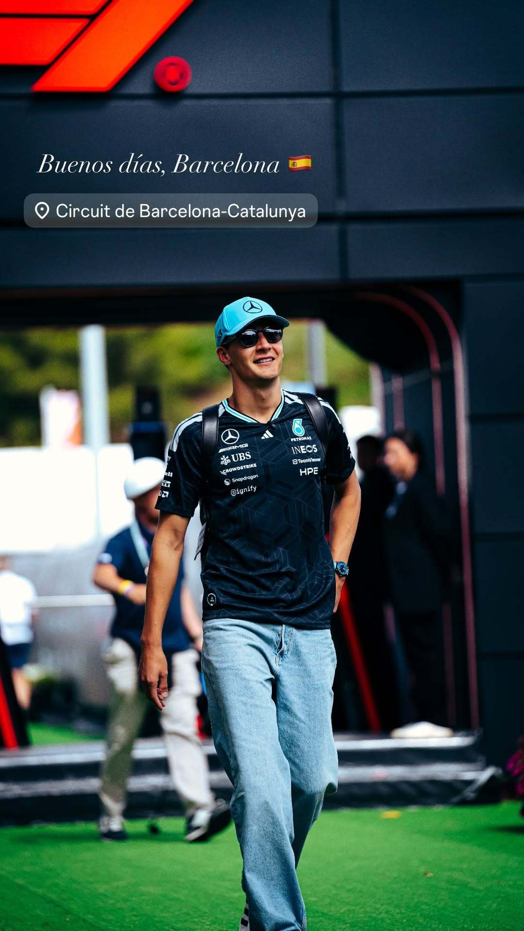 GeorgeRussell63发布快拍一则👇🏻早上好，巴塞罗那 🇪🇸Bu