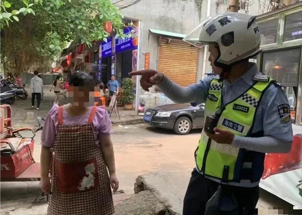 你不来我店里消费，不能在这里停车！”海南临高，男子五一出去游玩，发现沿街商店经营