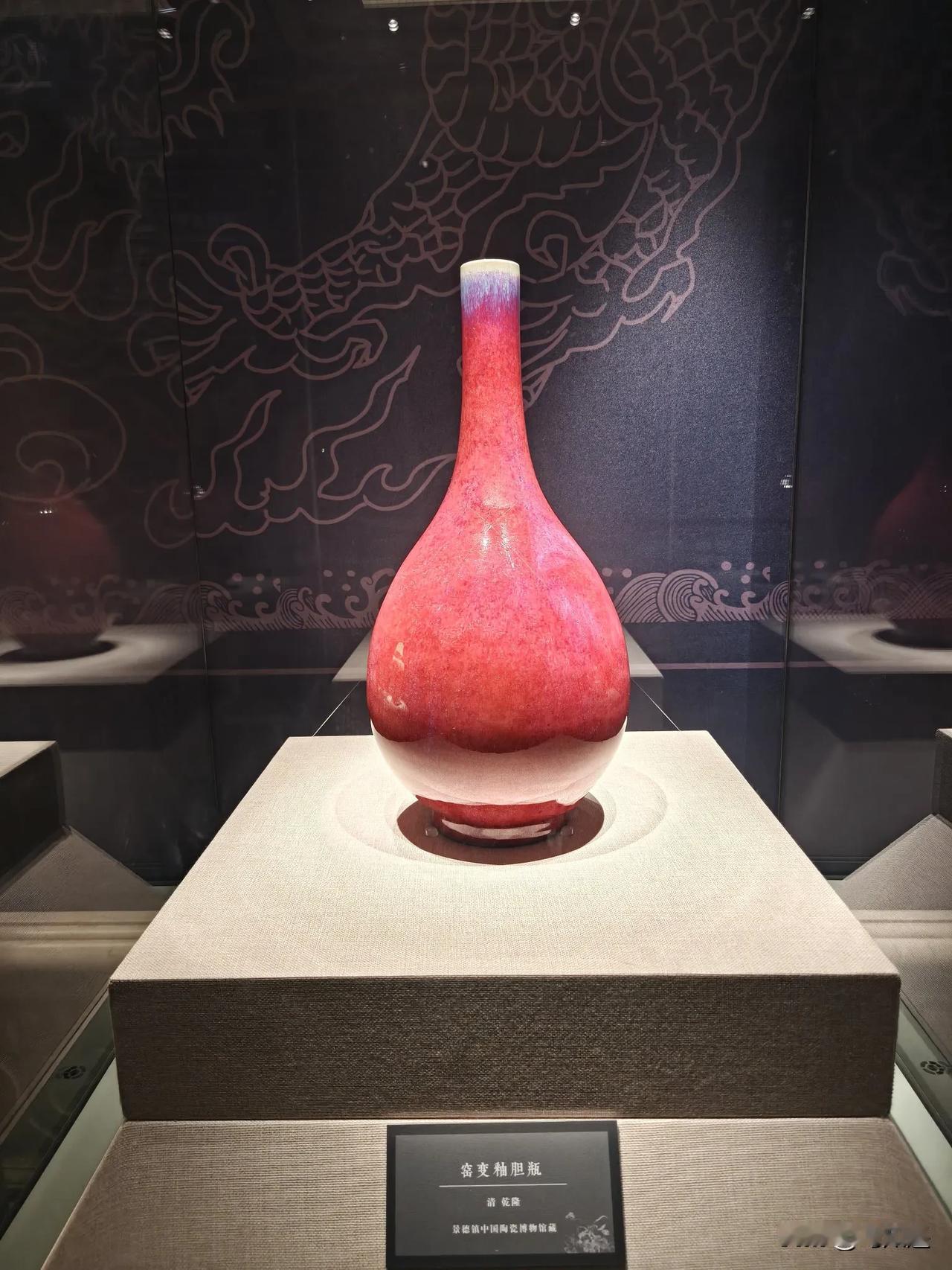 朋友们
​
​立秋了   天变得温柔起来
​想到马上就要重逢的秋日
​他抖了抖羽