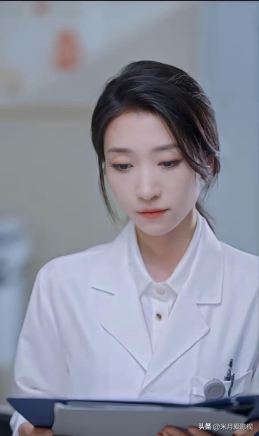 说实话，看到王格格要上跑男的消息，我第一反应是——这谁啊？

但仔细一搜，我是真