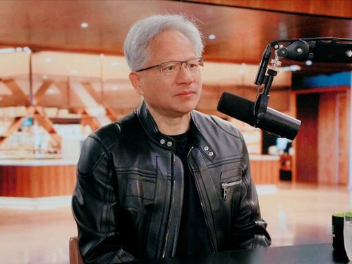 黄仁勋直言：芯片不是浓缩铀，卖中国咋了！

黄仁勋这句话，真是说到点子上了，又直