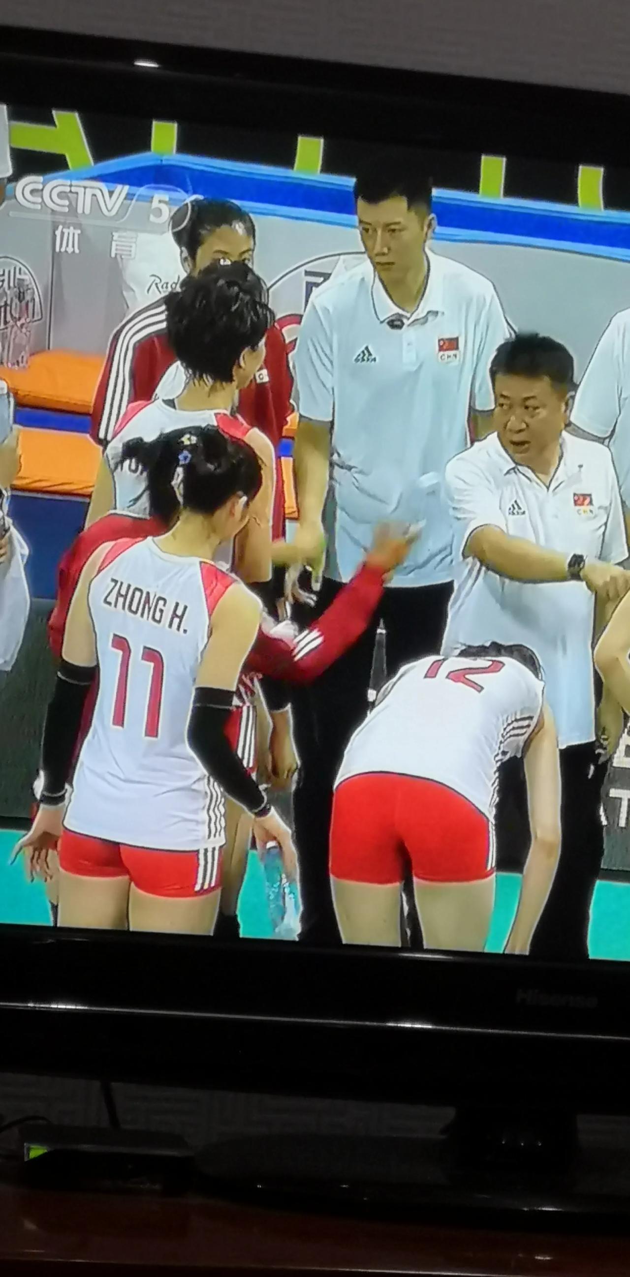 蔡斌临场指挥完败于加拿大女排主教练，真是丢人。
       今晚与加拿大的第五