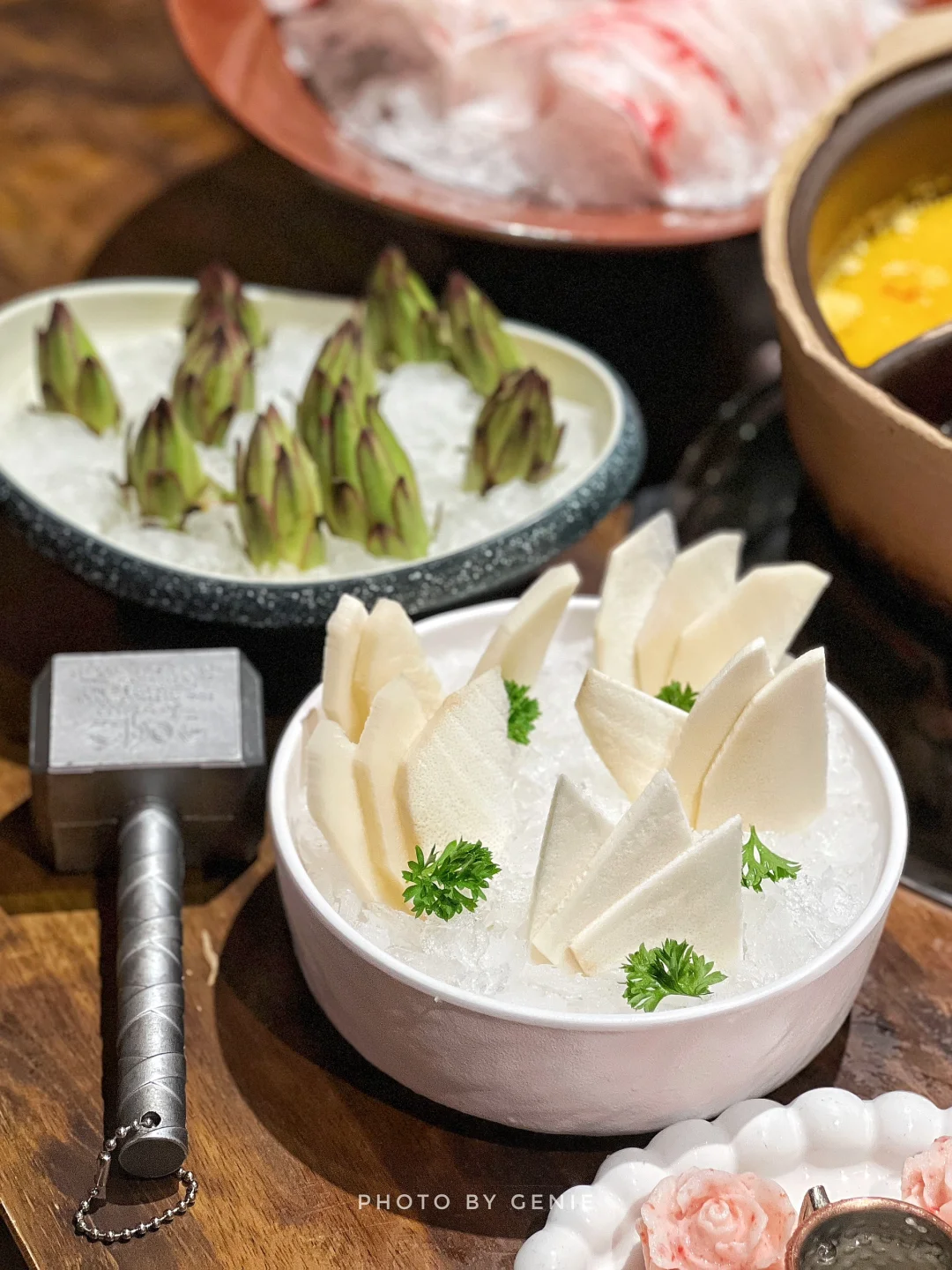 经过千锤百炼，也不能垂头丧气[呲牙]