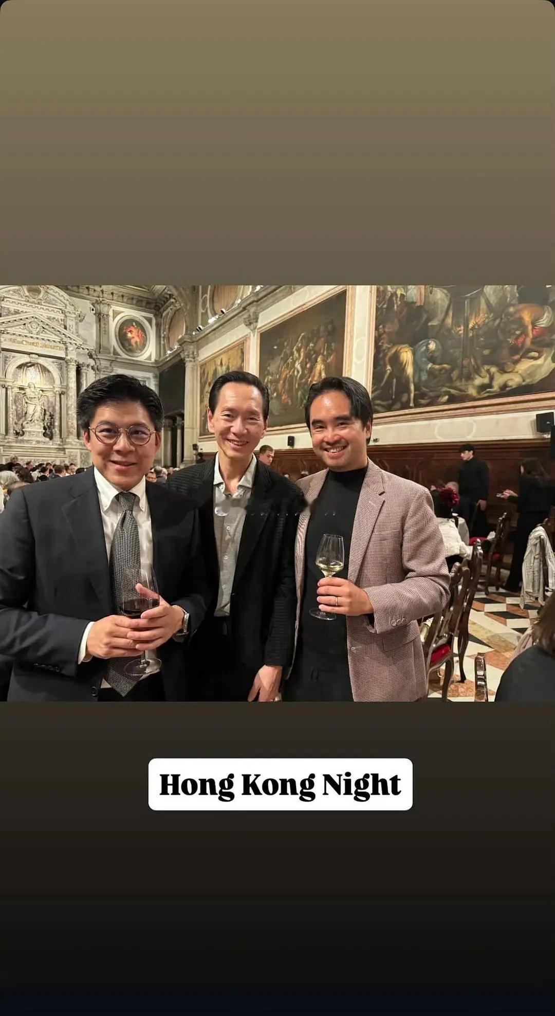 郑刚和霍刚谁更厉害？家世:都有个好爷爷婚姻:都娶了端庄明艳的老婆身份:是香港两大