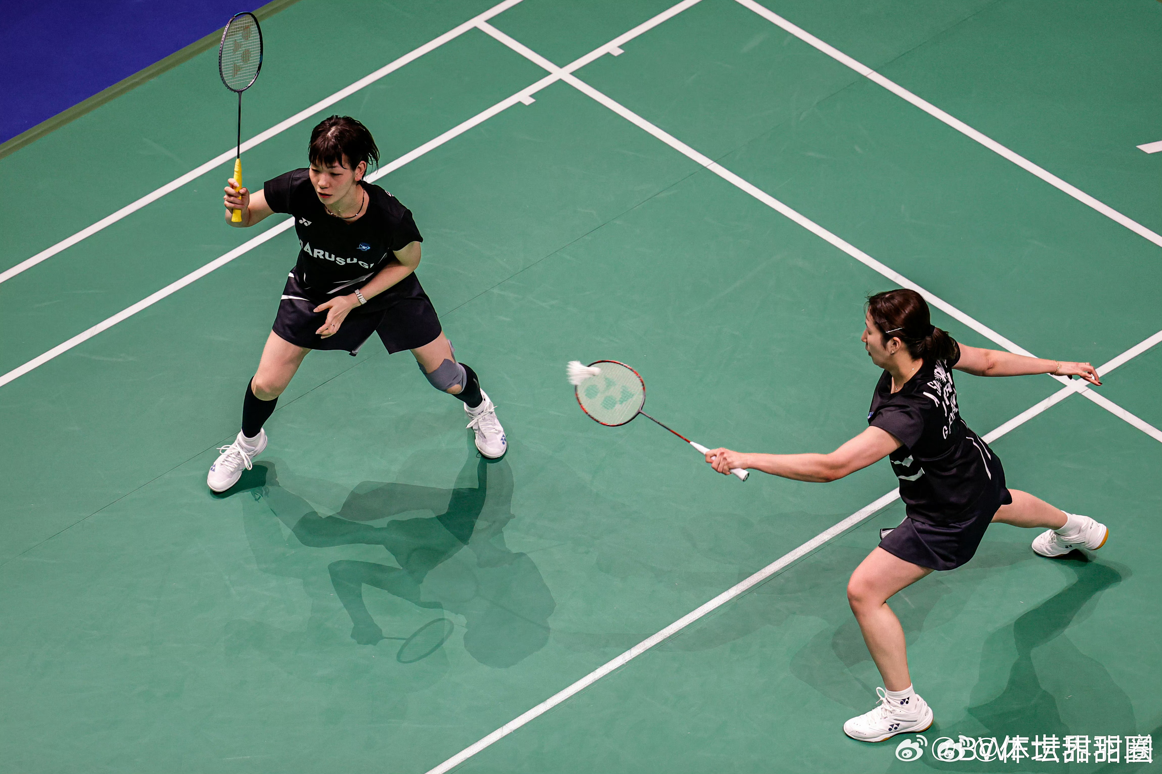 鲍骊婧曹梓涵1比2广田彩花樱本绚子 2026年法国羽毛球公开赛女双1/16赛，鲍