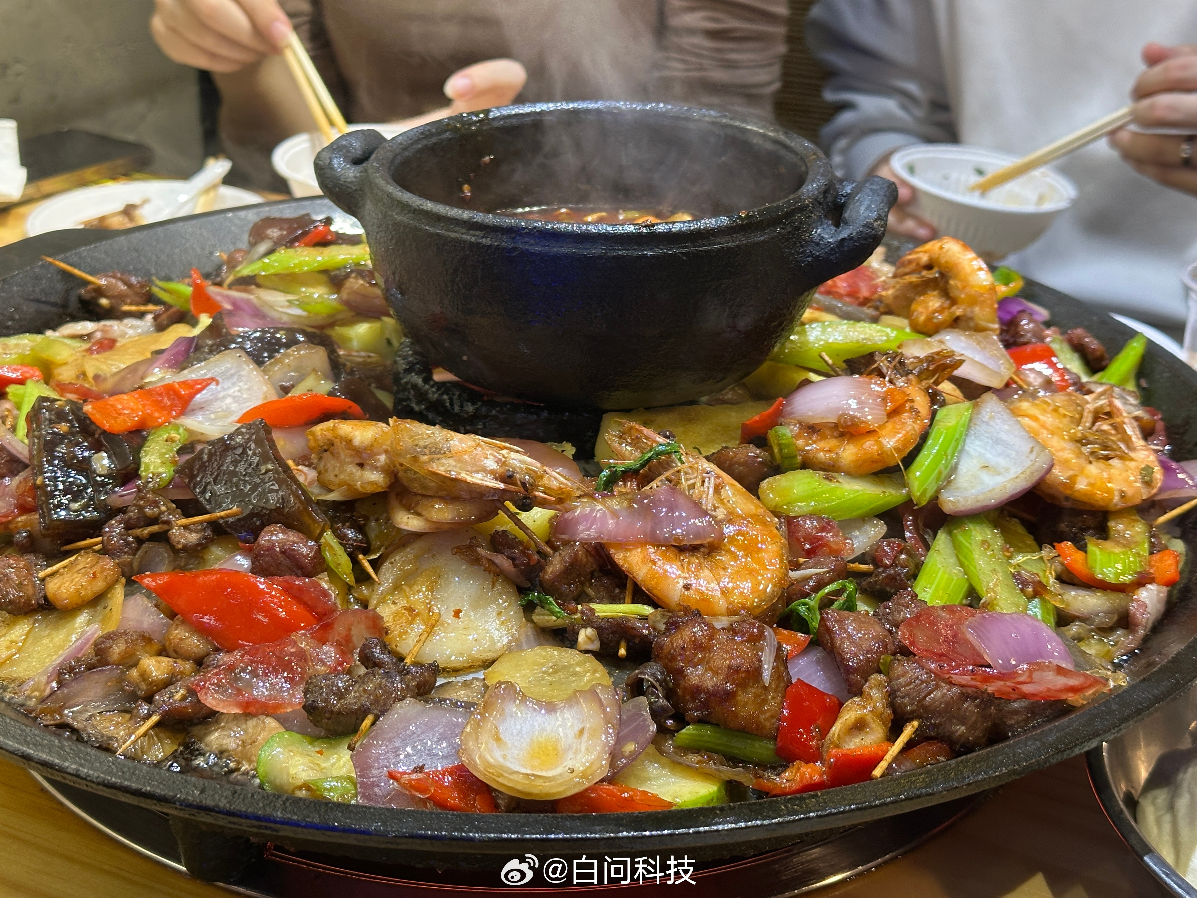 贵州烙锅怎么突然上热搜了超好吃！吃一次就会爱上的程度感觉是中式铁板烤肉🥩每年天