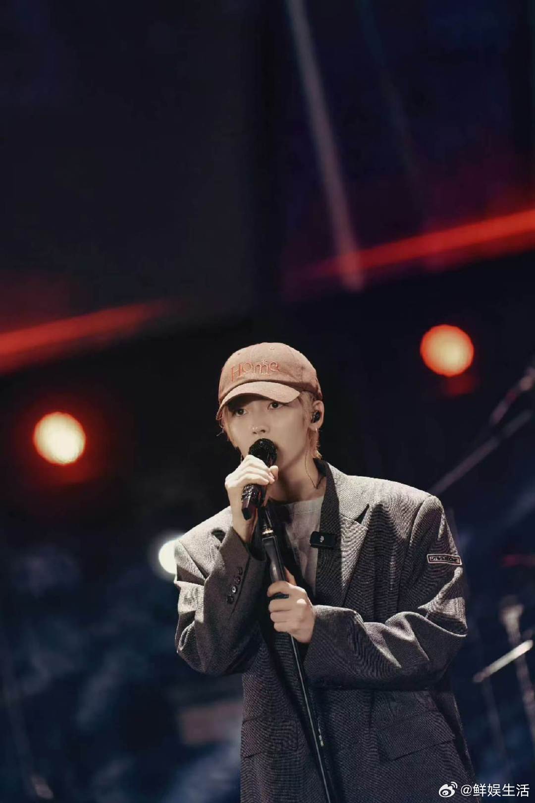 侯明昊回应被指演员跨界搞音乐歌手2026侯明昊打破演员固有印象，怀揣满腔热爱歌唱