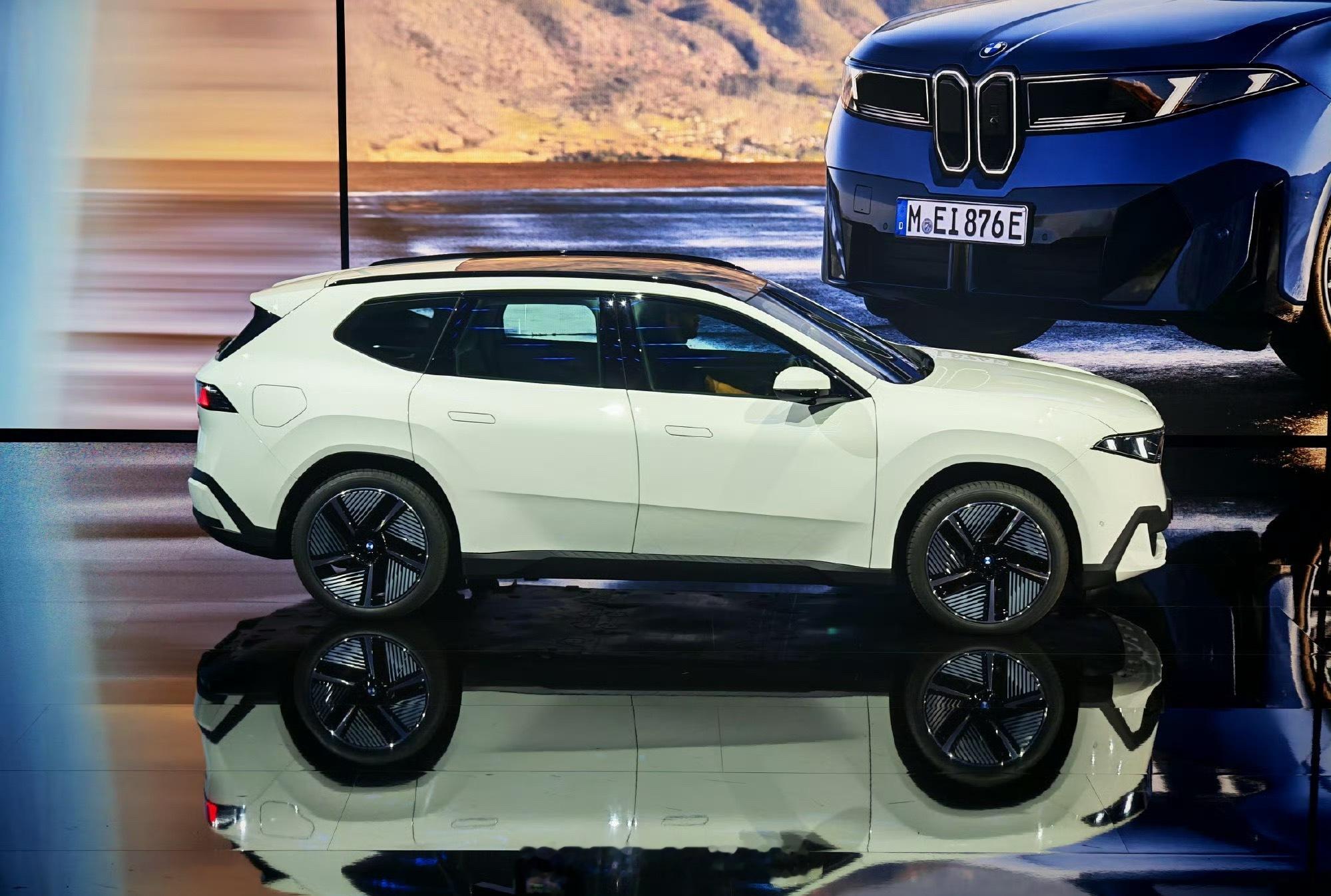 大事发生！新世代BMW iX3全球首发，这可是宝马在电动领域的重磅新车！外观超有