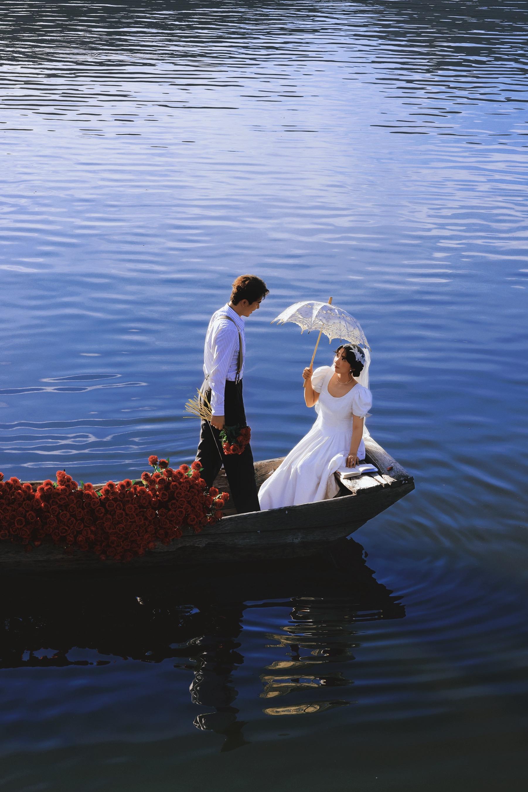 在黄昏落日相爱。在大理的绝美落日 客片