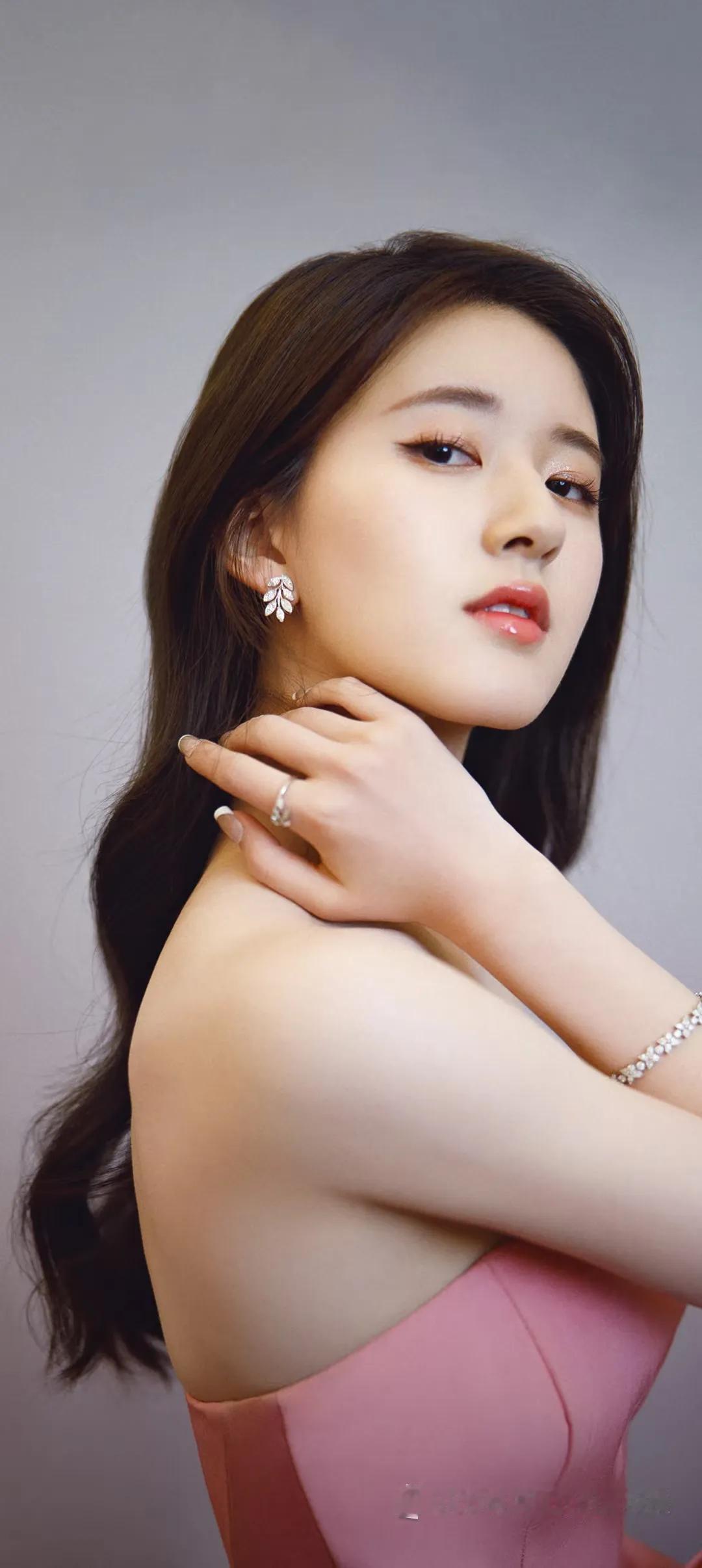 美女赵露思